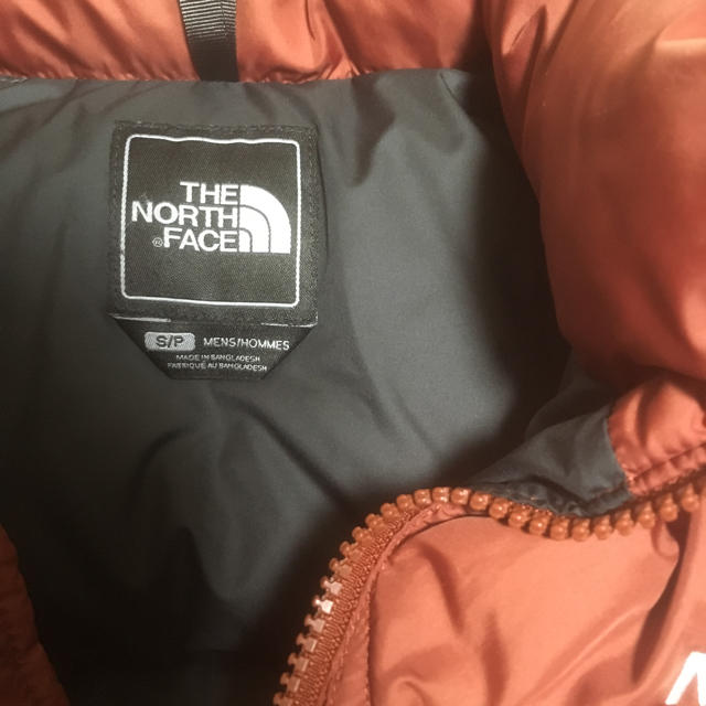 THE NORTH FACE(ザノースフェイス)のノースフェイス。700フイル。アースカラー。S。美品。 メンズのジャケット/アウター(ダウンジャケット)の商品写真