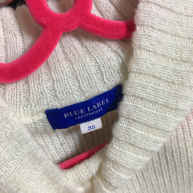 BURBERRY BLUE LABEL(バーバリーブルーレーベル)のブルーレーベル 白 ニット レディースのトップス(ニット/セーター)の商品写真