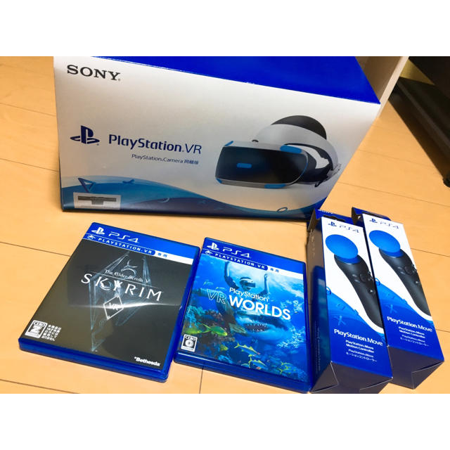 PlayStation VR(プレイステーションヴィーアール)のPlayStation VR セット エンタメ/ホビーのゲームソフト/ゲーム機本体(家庭用ゲーム機本体)の商品写真