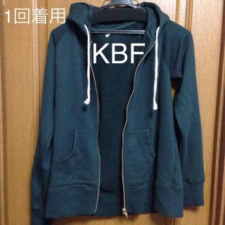 ケービーエフ(KBF)の美品 KBF パーカー(パーカー)