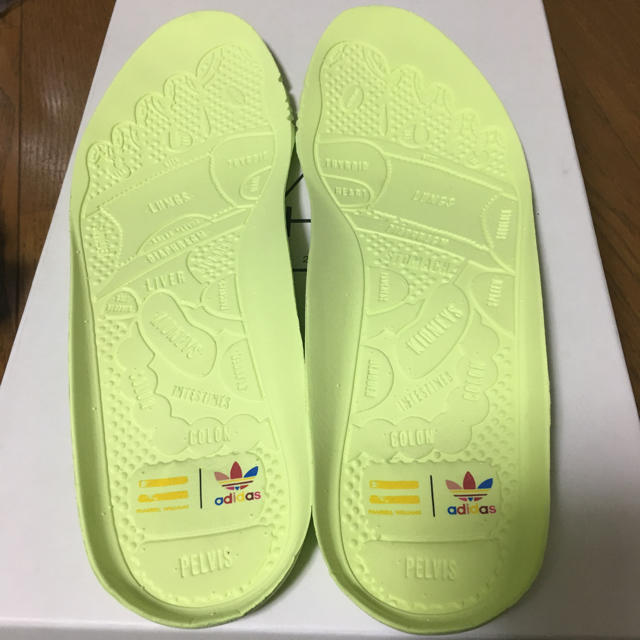 adidas(アディダス)のadidas Pharrell Williams tennis hu  メンズの靴/シューズ(スニーカー)の商品写真