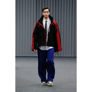 バレンシアガ(Balenciaga)のバレンシアガ(ナイロンジャケット)