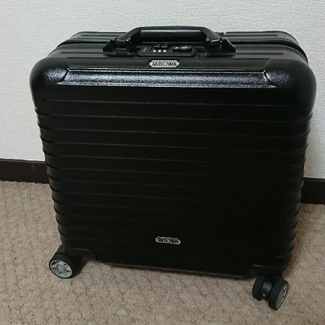 人気ブランドを リモワ 黒 4輪 サルサ トラベルバッグ/スーツケース
