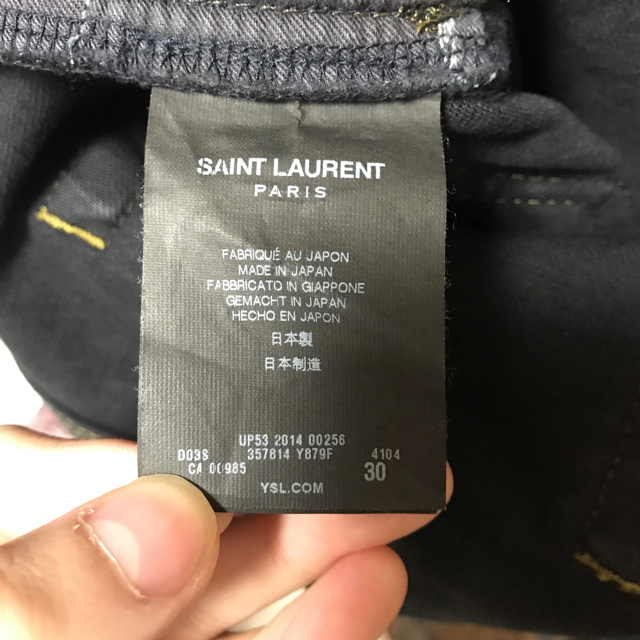 Saint Laurent(サンローラン)の【正規】14aw SAINT LAURENT デストロイデニム 30 メンズのパンツ(デニム/ジーンズ)の商品写真