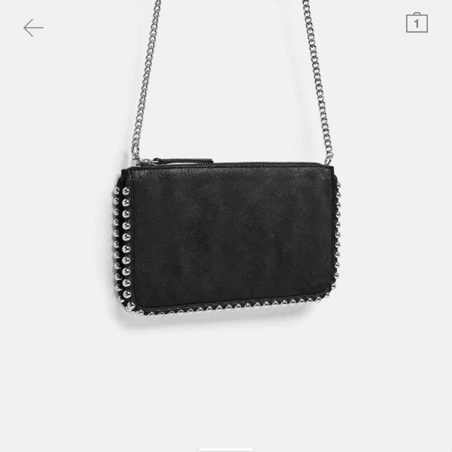 ZARA(ザラ)のZARA スタッズ付きクロスボディバック レディースのバッグ(ショルダーバッグ)の商品写真