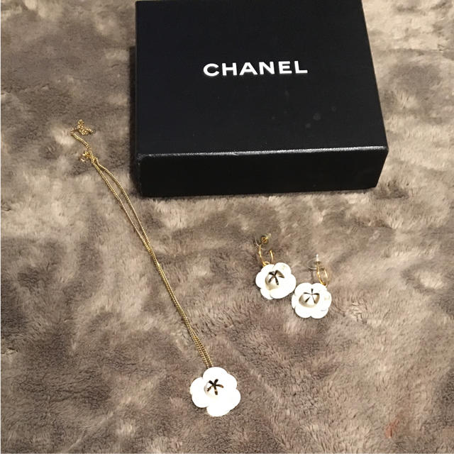 アクセサリーCHANEL カメリア ネックレス ピアス