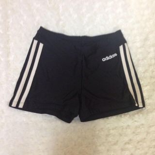 アディダス(adidas)のadidas 短パン(ショートパンツ)