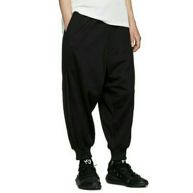 Y-3(ワイスリー)のY3  3 STP SELVEDGE MATT TRACK PANT メンズのパンツ(サルエルパンツ)の商品写真