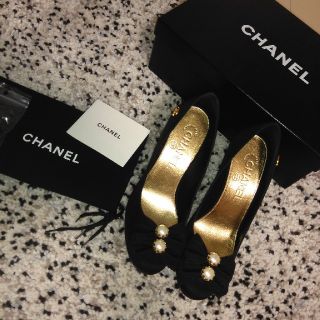 シャネル(CHANEL)のCHANEL　新品　パールリボンパンプス　35.5(ハイヒール/パンプス)