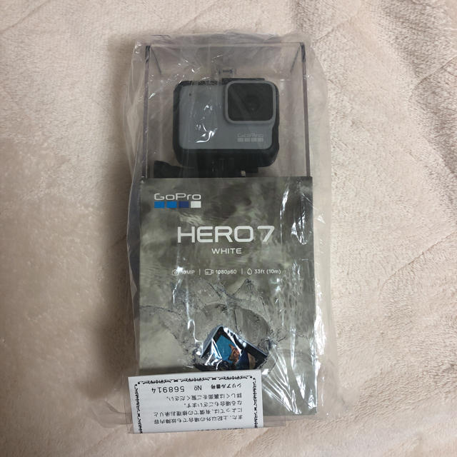 GoPro(ゴープロ)のGoPro hero7 white 新品未使用！！ スマホ/家電/カメラのカメラ(コンパクトデジタルカメラ)の商品写真