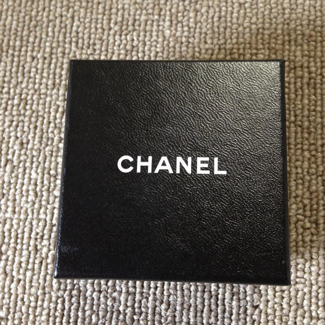 CHANEL(シャネル)のシャネル♡カフス レディースのアクセサリー(ブローチ/コサージュ)の商品写真