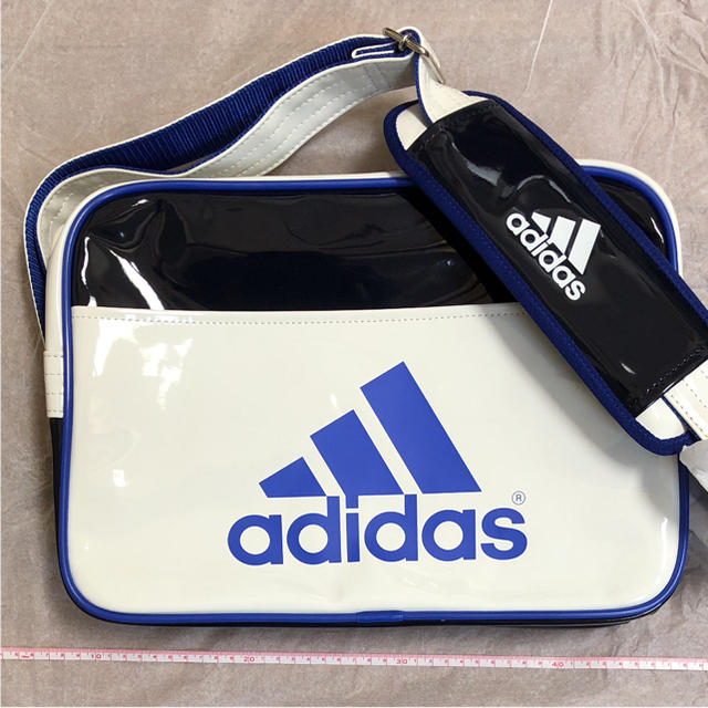 adidas(アディダス)のアディダス エナメルバッグ スポーツ/アウトドアのサッカー/フットサル(その他)の商品写真