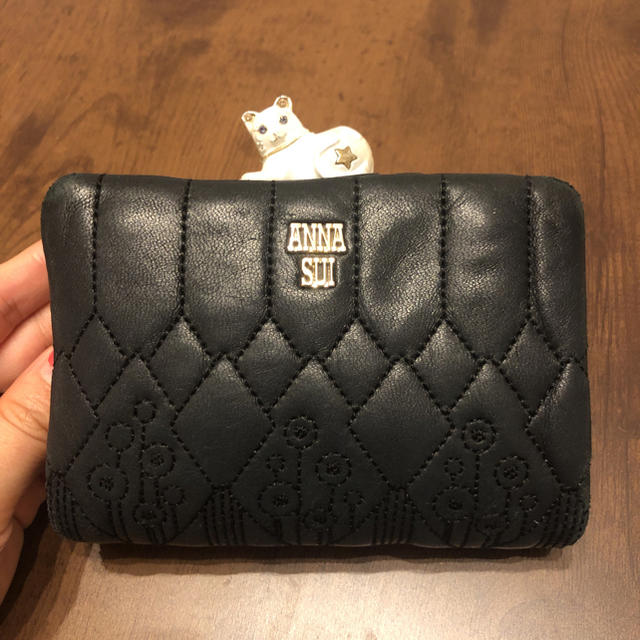 ANNA SUI - ANNA SUI 猫 ネコ 財布 二つ折りの通販 by にゃーとるず ANNA SUI - ANNA SUI 猫 ネコ 財布 二つ折りの通販 by にゃーとるず