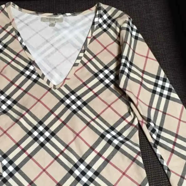 BURBERRY(バーバリー)の美品♡バーバリーロンドン♡Vネック レディースのトップス(カットソー(長袖/七分))の商品写真