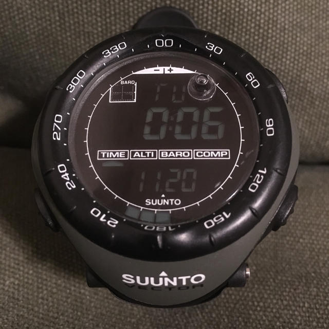 SUUNTO(スント)のSUUNTO VECTOR スント ベクター 時計 アウトドア キャンプ 登山 メンズの時計(腕時計(デジタル))の商品写真