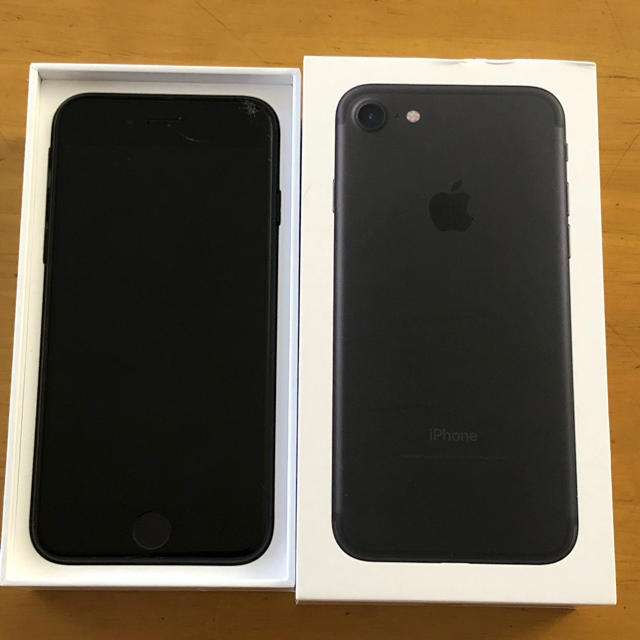 iPhone 7 Black 128 GBスマートフォン/携帯電話