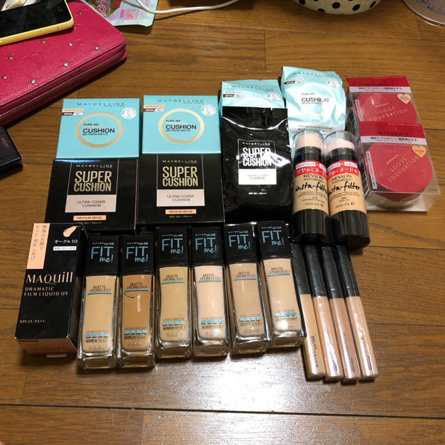 REVLON(レブロン)のファンデーション22点まとめ売り！ コスメ/美容のベースメイク/化粧品(ファンデーション)の商品写真