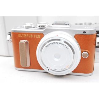 オリンパス(OLYMPUS)の❤️新品未使用品❤️OLYMPUS PEN E-PL8 大人気のオレンジ♫(ミラーレス一眼)