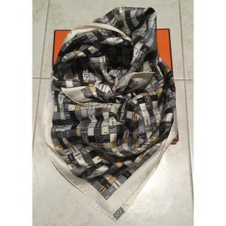 Hermes - 未使用超美品 人気のリボン柄 エルメス スカーフ カレ90 箱