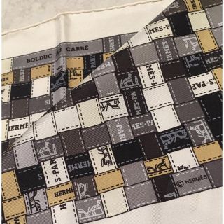Hermes - 未使用超美品 人気のリボン柄 エルメス スカーフ カレ90 箱
