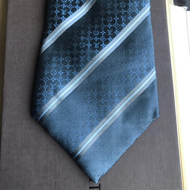 ✨未使用タグ付き✨ルイヴィトン　ソリッド　コバルトブルー　ネクタイ 楽天市場】【新品】ルイヴィトン LOUIS VUITTON ネクタイ