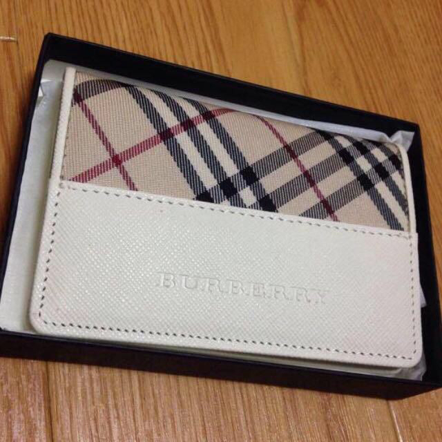 BURBERRY(バーバリー)のMIHOKO様専用 パスケース レディースのファッション小物(名刺入れ/定期入れ)の商品写真