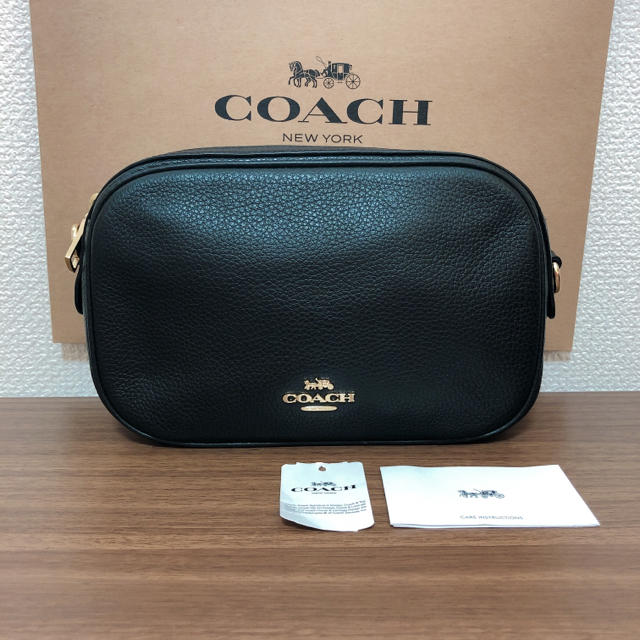 COACH(コーチ)の新品未使用☆COACH　黒　ショルダーバック　ブラック　正規品 レディースのバッグ(ショルダーバッグ)の商品写真
