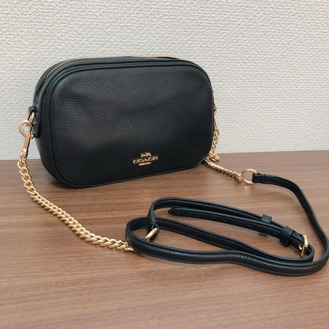 COACH(コーチ)の新品未使用☆COACH　黒　ショルダーバック　ブラック　正規品 レディースのバッグ(ショルダーバッグ)の商品写真