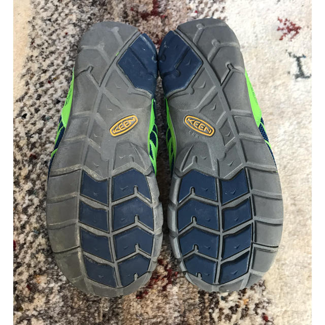 KEEN(キーン)のKEEN 22cm 〈専用〉 キッズ/ベビー/マタニティのキッズ靴/シューズ(15cm~)(スニーカー)の商品写真