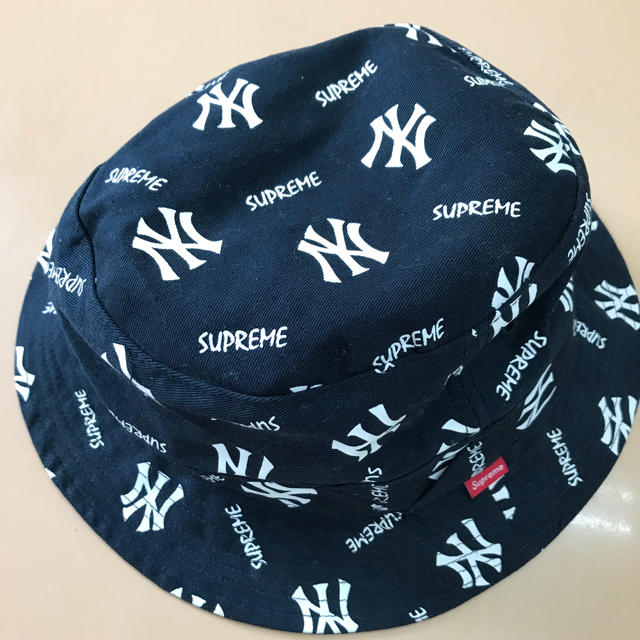 【専用】supreme  yankees crusher