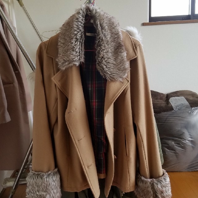 レディースコート レディースのジャケット/アウター(毛皮/ファーコート)の商品写真