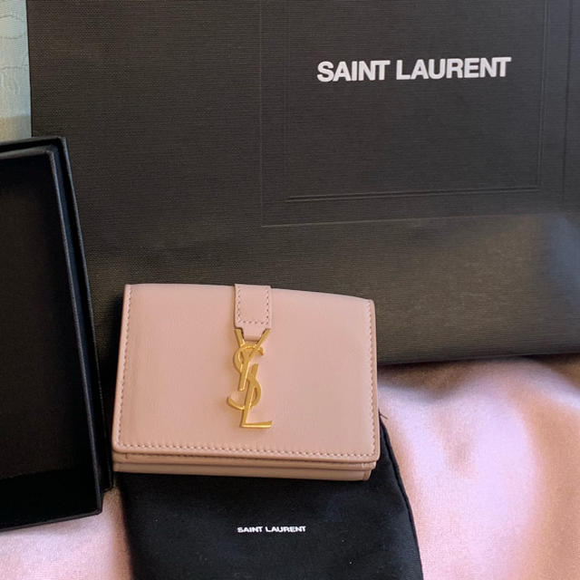 Saint Laurent(サンローラン)の定価以下！サンローラン タイニーウォレット 新品 ピンク レア レディースのファッション小物(財布)の商品写真