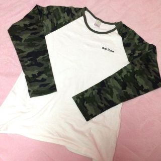 アディダス(adidas)のロンT カモフラ(Tシャツ(長袖/七分))