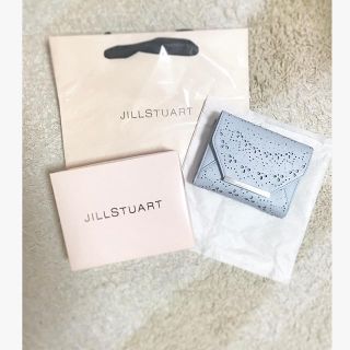 ジルスチュアート(JILLSTUART)の【新品未使用】JILLSTUART クロシェット(折財布)(財布)