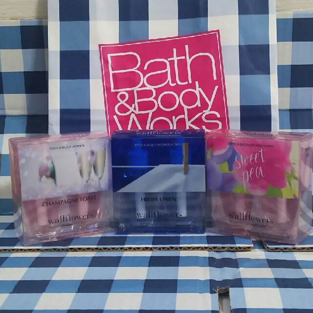 Bath & Body Works(バスアンドボディーワークス)のlaule'a様専用 バスアンドボディワークス ウォールフラワー リフィル コスメ/美容のリラクゼーション(アロマオイル)の商品写真