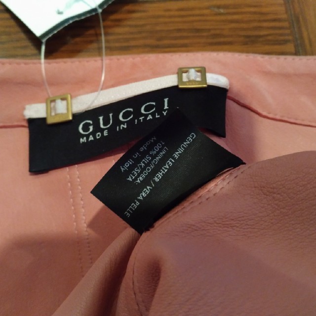 Gucci(グッチ)のグッチGucciスエードレザー革デザインジャケットピンク金属 レディースのジャケット/アウター(毛皮/ファーコート)の商品写真