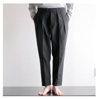 コモリ(COMOLI)のneat スラックス Hopsack TAPERED 美品(スラックス)