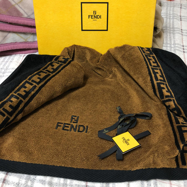 FENDI(フェンディ)のFENDI バスタオル インテリア/住まい/日用品の日用品/生活雑貨/旅行(タオル/バス用品)の商品写真