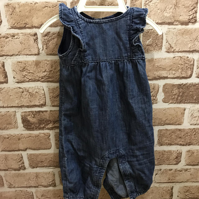 babyGAP(ベビーギャップ)のベビーギャップ デニムロンパース キッズ/ベビー/マタニティのベビー服(~85cm)(ロンパース)の商品写真