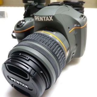 ペンタックス(PENTAX)のmegumi様専用　レンズ2個付き PENTAX  K-m レンズキット(デジタル一眼)