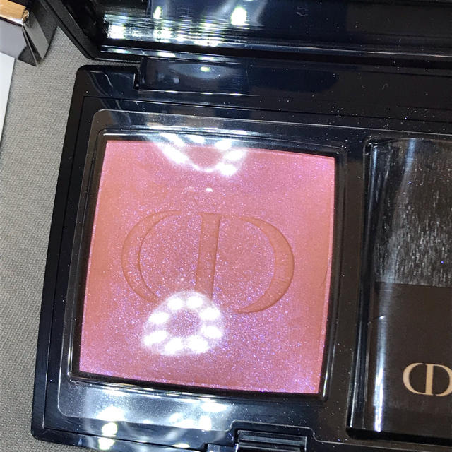 dior チーク 601 ホログラム