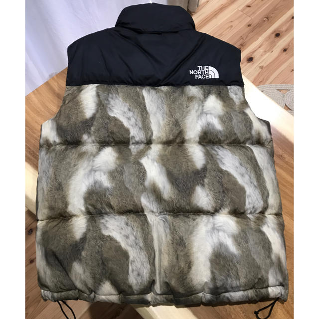 SUPREME ノースフェイス Fur Print ファー ヌプシ ダウンベスト メンズのジャケット/アウター(ダウンベスト)の商品写真