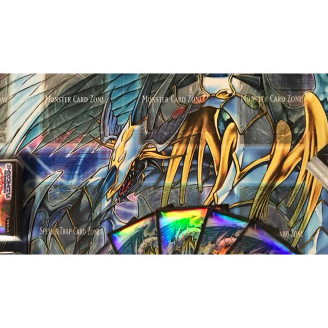 遊戯王】レインボードラゴンプレイマット&スリーブ 公式 遊戯王】レインボードラゴンプレイマット&スリーブ 公式