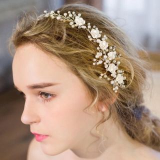 ウエディングヘッドアクセサリー　小枝　花　ウエディングヘアアクセ　ヘッドドレス(カチューシャ)