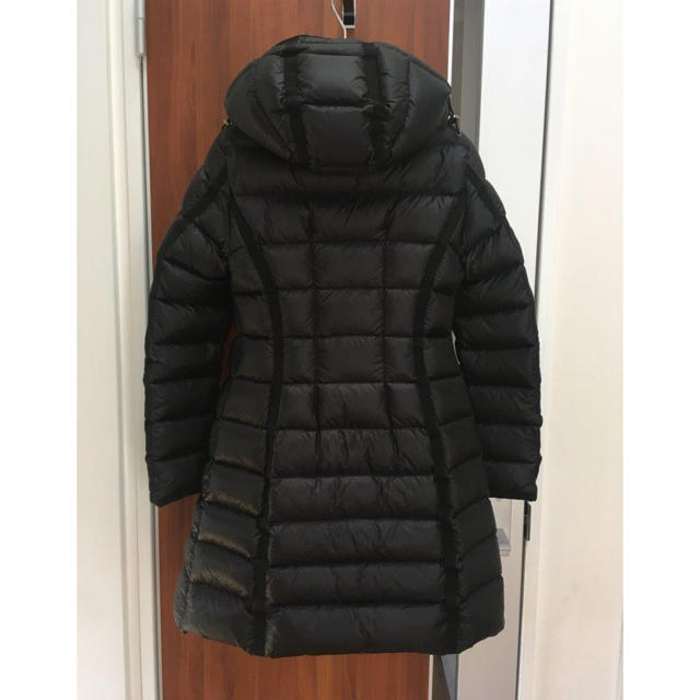 MONCLER(モンクレール)のモンクレール数回着用100％正規極美品ロングダウンコートHERMINE黒0 レディースのジャケット/アウター(ダウンコート)の商品写真