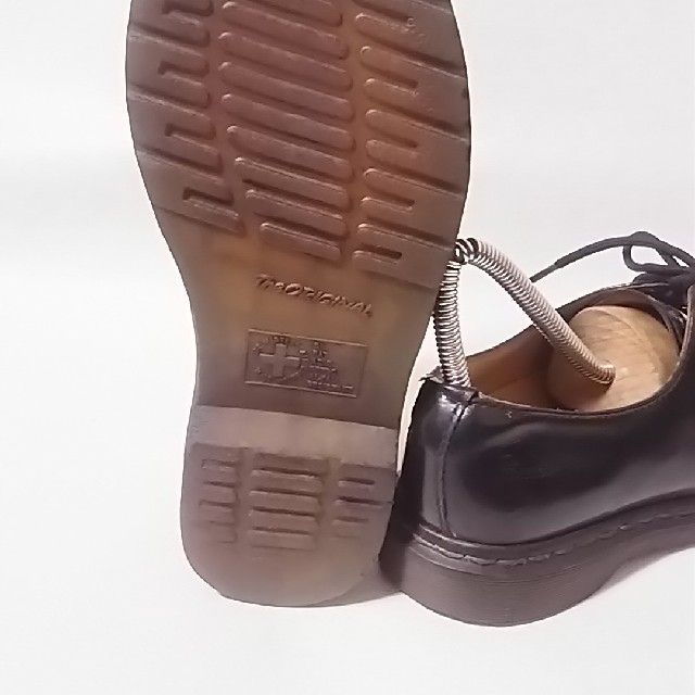 Dr.Martens(ドクターマーチン)の
絶対王道!ドクターマーチン高級牛革レザー3ホールローファー黒ビンテージ！


 レディースの靴/シューズ(ローファー/革靴)の商品写真