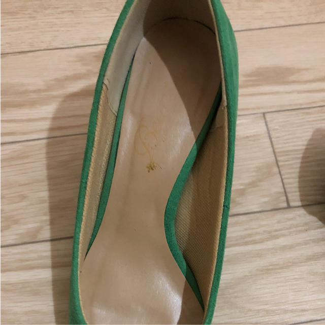 値下げ☆amiami スエードパンプス グリーン 低反発 レディースの靴/シューズ(ハイヒール/パンプス)の商品写真