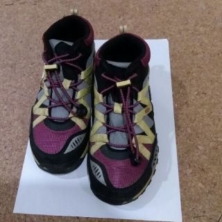 キーン(KEEN)のKEEN　ハイカット　アウトドア　防水　トレッキング　紫✕黄　20cm(アウトドアシューズ)