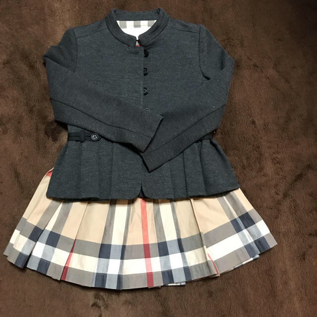 BURBERRY(バーバリー)の最終価格キッズBurberry キッズ/ベビー/マタニティのキッズ服男の子用(90cm~)(その他)の商品写真