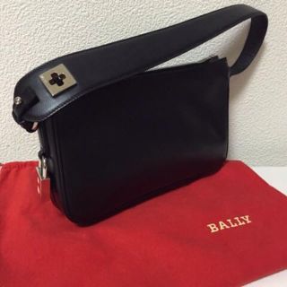 バリー(Bally)のバリー レザーショルダー・美品(ショルダーバッグ)